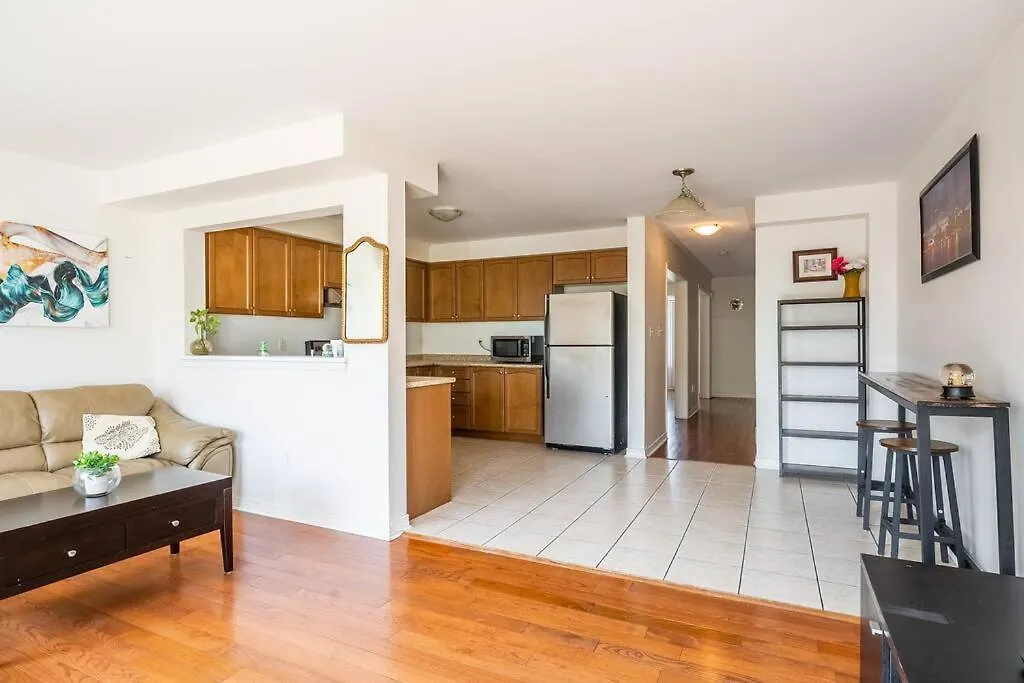 Beautiful Townhouse In Toronto Διαμέρισμα 0*,