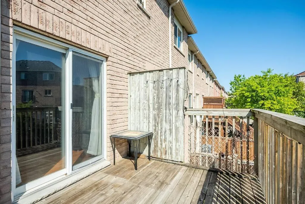 Beautiful Townhouse In Toronto Apartment